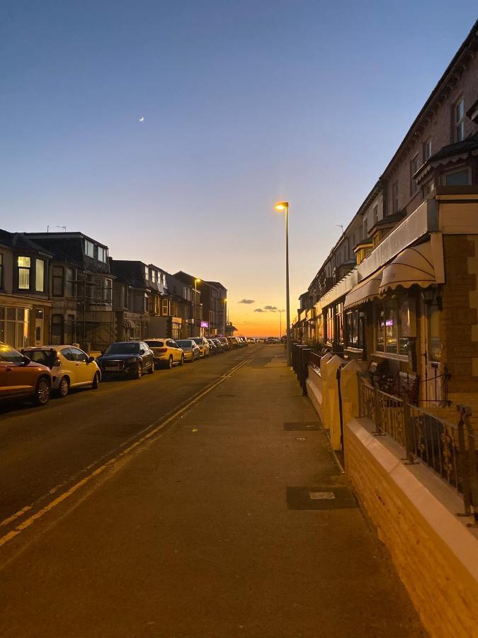 The Woodfield Hotel , Indoor Heated Swimming Pool, Spacious Lounge And Bar Blackpool Exterior photo