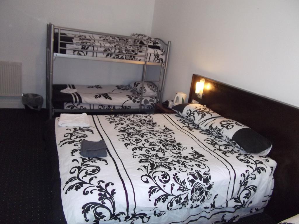 The Woodfield Hotel , Indoor Heated Swimming Pool, Spacious Lounge And Bar Blackpool Room photo