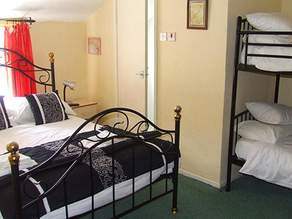 The Woodfield Hotel , Indoor Heated Swimming Pool, Spacious Lounge And Bar Blackpool Room photo